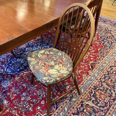 LOT 174K: Ethan Allen Dinning Table w/ Drawers, 4 Matching Chairs, Two Leafs & Pads