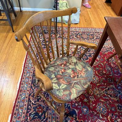 LOT 174K: Ethan Allen Dinning Table w/ Drawers, 4 Matching Chairs, Two Leafs & Pads