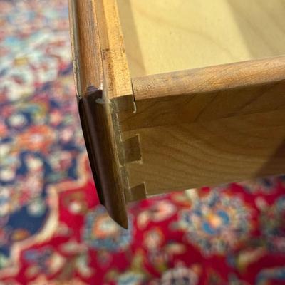 LOT 174K: Ethan Allen Dinning Table w/ Drawers, 4 Matching Chairs, Two Leafs & Pads