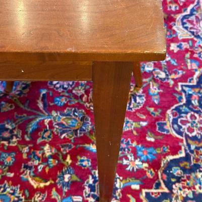 LOT 174K: Ethan Allen Dinning Table w/ Drawers, 4 Matching Chairs, Two Leafs & Pads