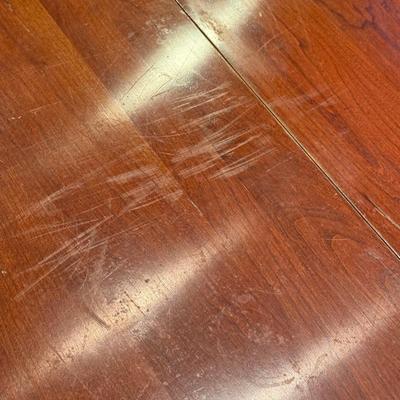 LOT 174K: Ethan Allen Dinning Table w/ Drawers, 4 Matching Chairs, Two Leafs & Pads