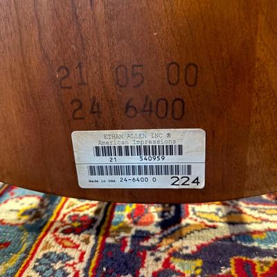 LOT 174K: Ethan Allen Dinning Table w/ Drawers, 4 Matching Chairs, Two Leafs & Pads