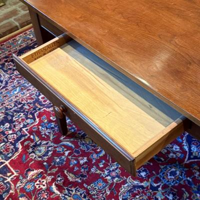 LOT 174K: Ethan Allen Dinning Table w/ Drawers, 4 Matching Chairs, Two Leafs & Pads