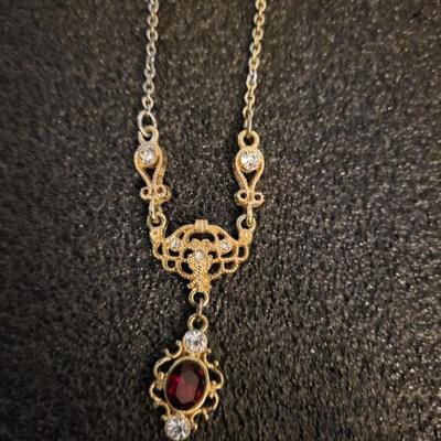 DOWNTON ABBEY NECKLACE AND EARRING SET