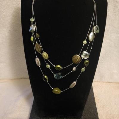FASHION NECKLACE AND EARRINGS