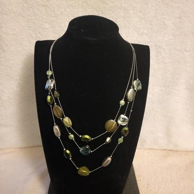 FASHION NECKLACE AND EARRINGS