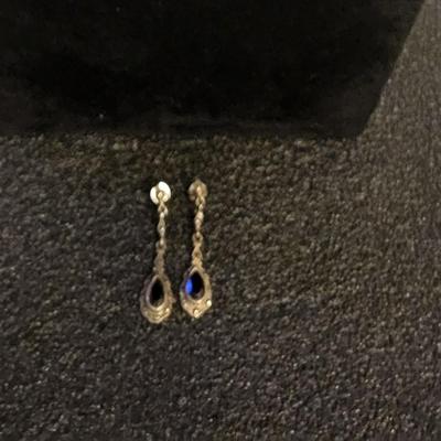 FASHION NECKLACE AND EARRINGS