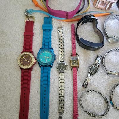 WATCHES FOR PARTS OR REPAIR