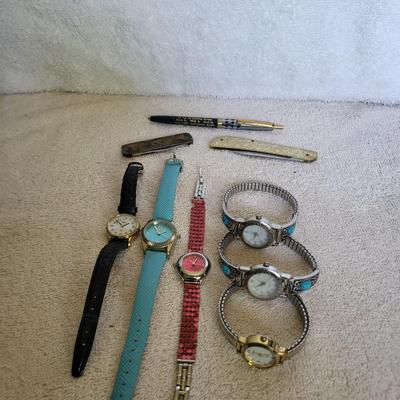 6 WATCHES FOR PARTS OR REPAIR, 2 POCKET KNIVES AND A VINTAGE PEN