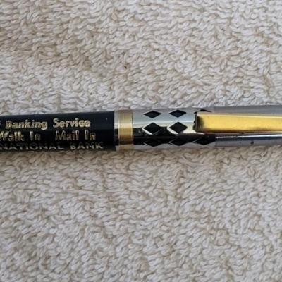 6 WATCHES FOR PARTS OR REPAIR, 2 POCKET KNIVES AND A VINTAGE PEN