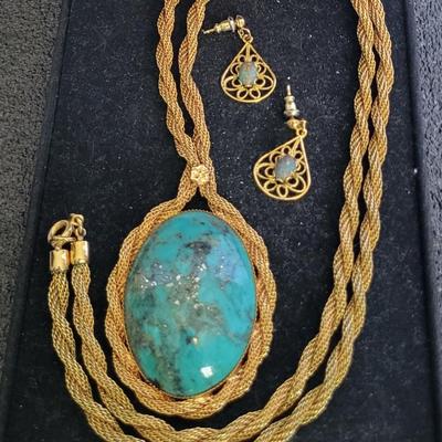 GOLD-TONE FASHION JEWELRY