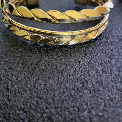 GOLD-TONE FASHION JEWELRY