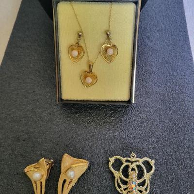 STAR BEAD NECKLACE, 12K GOLD FILLED HEART SET, 1 PENDANT AND PAIR OF EARRINGS