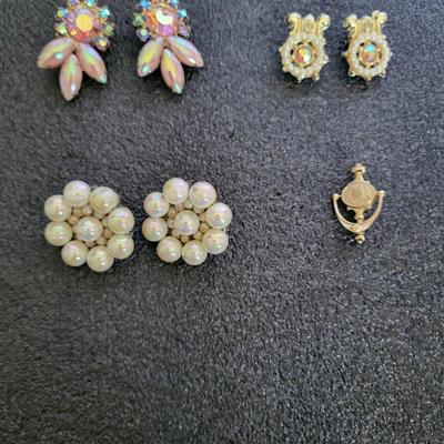 VINTAGE EARRINGS AND BROOCHES