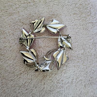 VINTAGE EARRINGS AND BROOCHES