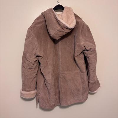 Johnston & Murphy, St. John’s Bay, and More Women’s Jackets - Sizes M-XL (PC-DZ)