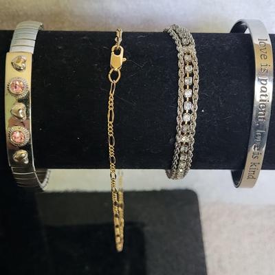 2 GOLD FILLED AND 5 MISC BRACELETS