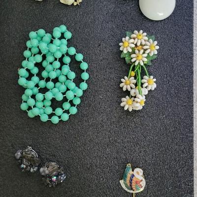 VINTAGE COSTUME JEWELRY