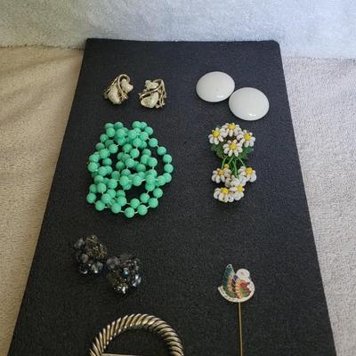 VINTAGE COSTUME JEWELRY