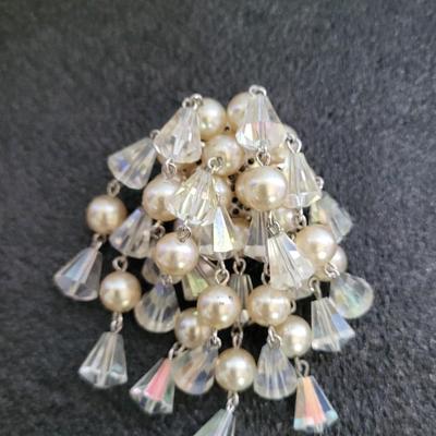 AURORA BOREALIS CRYSTAL BROOCH AND 3 OTHER VINTAGE BROOCHES