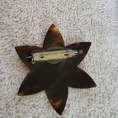 AURORA BOREALIS CRYSTAL BROOCH AND 3 OTHER VINTAGE BROOCHES