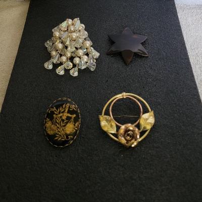AURORA BOREALIS CRYSTAL BROOCH AND 3 OTHER VINTAGE BROOCHES
