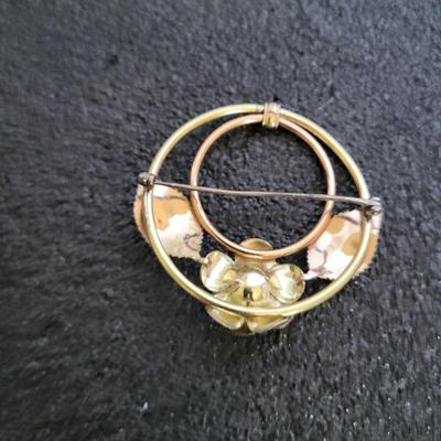 AURORA BOREALIS CRYSTAL BROOCH AND 3 OTHER VINTAGE BROOCHES