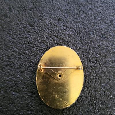 AURORA BOREALIS CRYSTAL BROOCH AND 3 OTHER VINTAGE BROOCHES