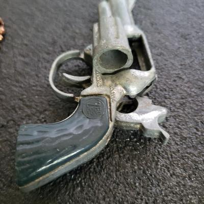 1940 COPPER COWBOY KEYCHAIN, USA BRACELET AND A RANGER TOY PISTOL