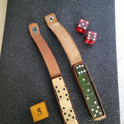 VINTAGE DICE INCLUDING SOUVENIR BAKELITE DICE