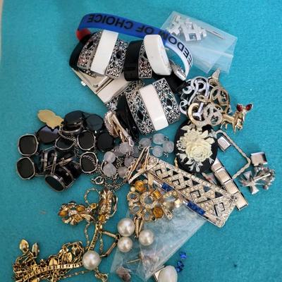 BROKEN JEWELRY