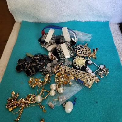BROKEN JEWELRY