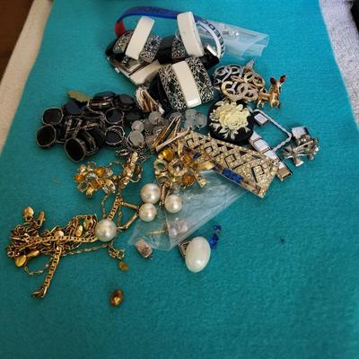 BROKEN JEWELRY