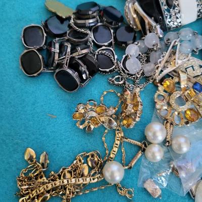 BROKEN JEWELRY