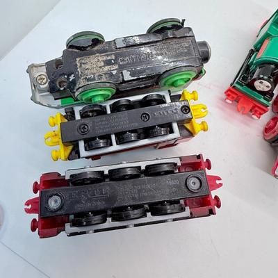Thomas The Train Lot Of 9 Pieces See Pics For Characters Sold As Is