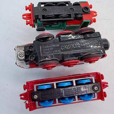 Thomas The Train Lot Of 9 Pieces See Pics For Characters Sold As Is