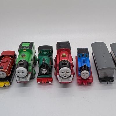 Thomas The Train Lot Of 9 Pieces See Pics For Characters Sold As Is