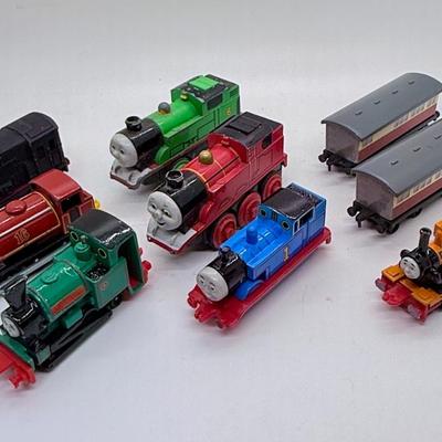 Thomas The Train Lot Of 9 Pieces See Pics For Characters Sold As Is