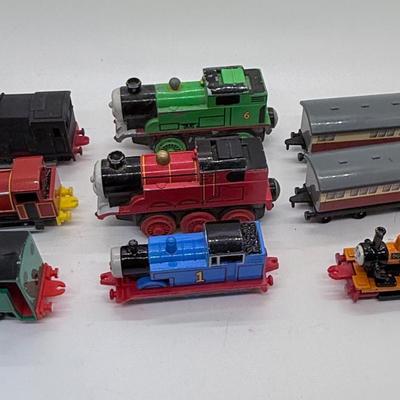 Thomas The Train Lot Of 9 Pieces See Pics For Characters Sold As Is