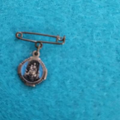 1825 BRONZE GEORGE IV REPLICA, VINTAGE CALENDAR KEYCHAIN AND MORE