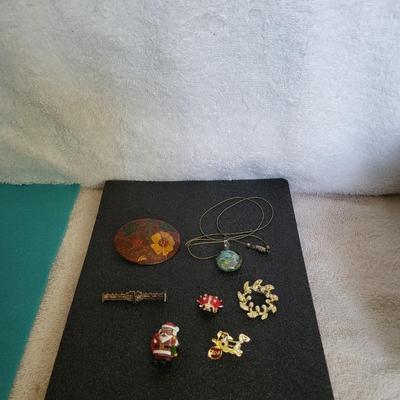 VINTAGE JEWELRY
