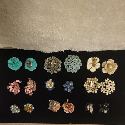 9 PAIRS OF VINTAGE CLIP ON EARRINGS