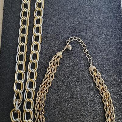 3 NECKLACES AND VINTAGE BROOCH AND EARRINGS SET
