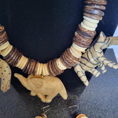 JEWELRY MADE OF WOOD