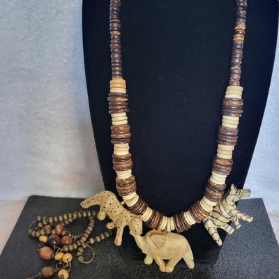 JEWELRY MADE OF WOOD
