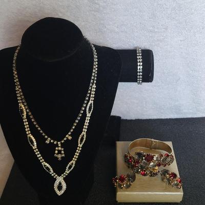 CLEAR RHINESTONE NECKLACES AND BRACELET PLUS MULTI STONE BRACELET AND EARRING SET