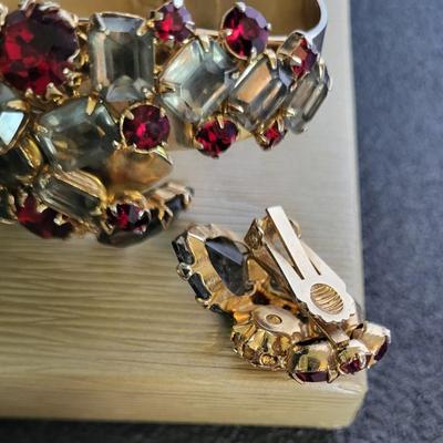 CLEAR RHINESTONE NECKLACES AND BRACELET PLUS MULTI STONE BRACELET AND EARRING SET