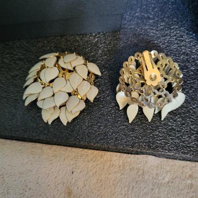VINTAGE ENAMEL JEWELRY