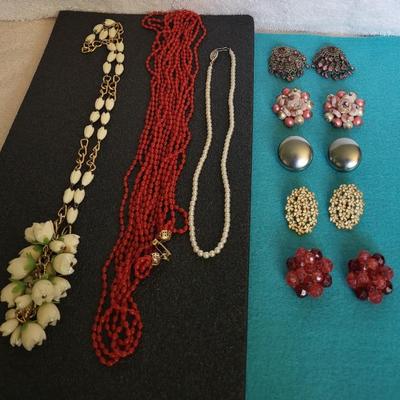 VINTAGE COSTUME JEWELRY