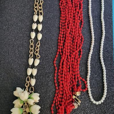 VINTAGE COSTUME JEWELRY